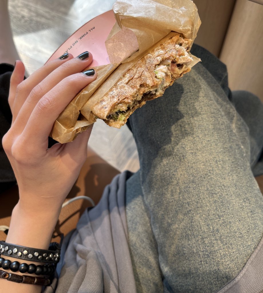 evergreen🍏 tweet media