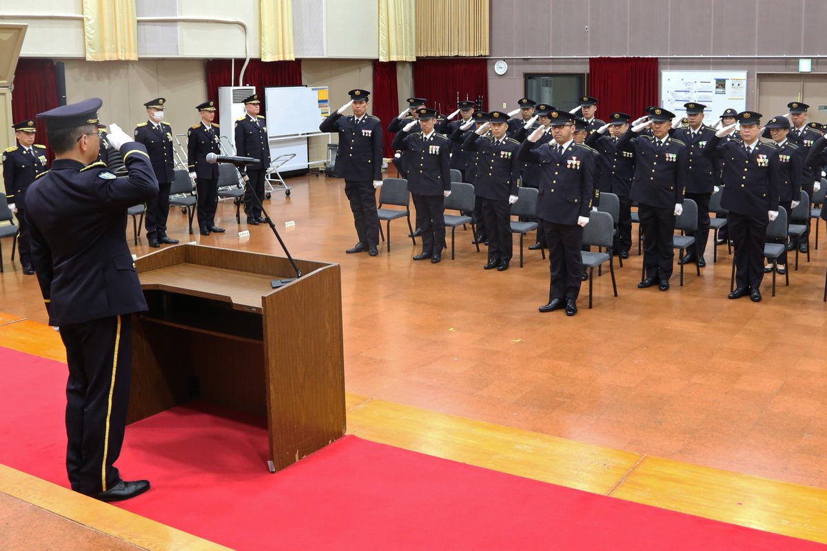 JGSDF_CBAND's tweet photo. 春は出会いの季節🌸
#中央音楽隊 では、４月３日(金)に上級陸曹特技課程「楽手長」の入校式が行われました。全国の音楽隊から２３名の隊員が集まり、演奏者のリーダーとなるため知識や演奏技術を学びます♪
教育を受けてさらにパワーアップする姿にご期待ください！ https://t.co/AALZ1Otkdx