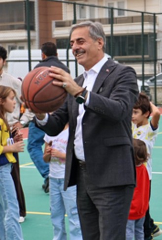 Toplantıda İki yılda yapılan hangi icraatlar dan bahsedilecek bilmiyorum ama ben bahsedilmeyecek olanları yazayım 

" Hentbolda Bir Süper Lig takımımızı ligden çektik, yine bir sonra ki sene 1.Lig takımımızı ligden çektik, 2 sene önce Süper Lig"in kapısından dönen Sakaryaspor'u