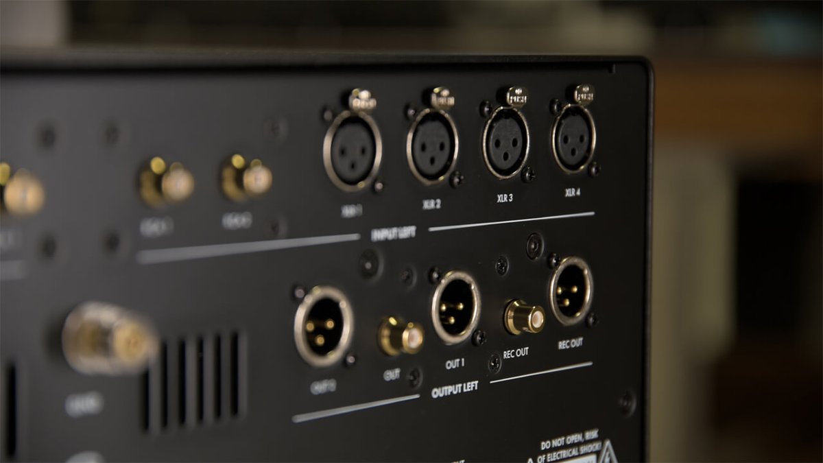 fairaudio_de's tweet photo. NEWS Electrocompaniet stellt neue Flaggschiff-Vorstufe EC 5 vor...
https://t.co/FsN0pAlNSs
#hifinews #hifi #news #fairaudio #stereo #highend #highendaudio #bestsound #audio #audionews #verstärker #vorverstärker #vorstufe #Electrocompaniet #ElectrocompanietEC5 #MRVAudio https://t.co/f4NT8mMeGU