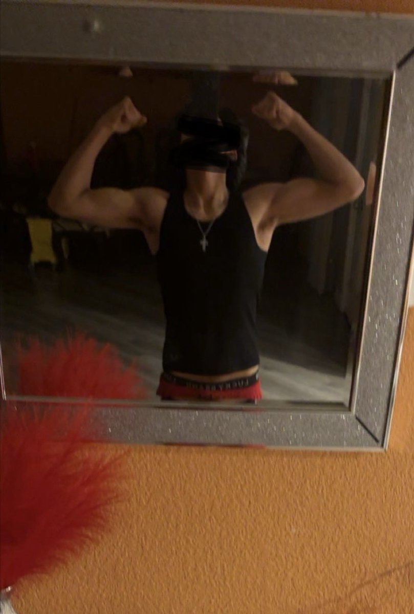 Tings3h's tweet photo. Who gon come suck it up #dl #latino #cali #ie #dick #teen #bmc #horny #perris https://t.co/B91IDbja22