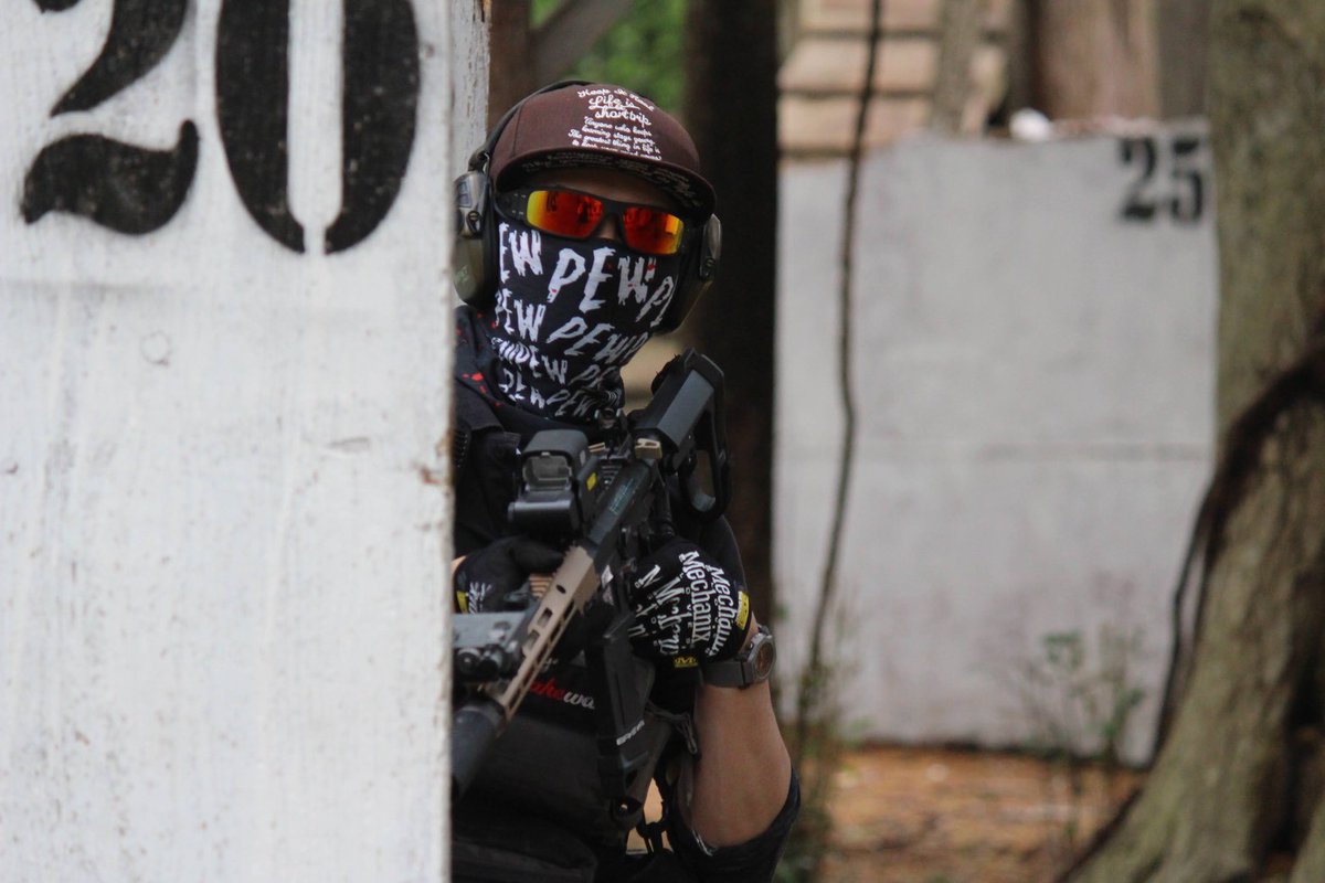 m3_takuya_m3's tweet image. 昨日はBattle定例会へ
初のGATORZデビュー！
ガスケットつけたら隙間は一切なくなったけど曇る…
いろんな曇り止めを試していこう
#BATTLE 
#サバゲー
#SS3DP