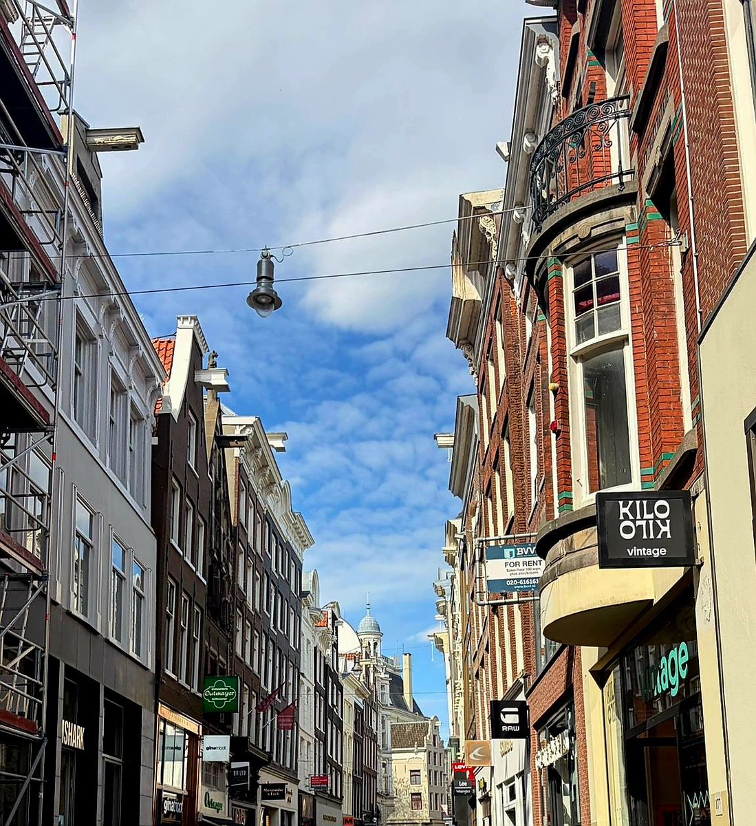 Sv. Војвода Шhyљezee просветитељ tweet media