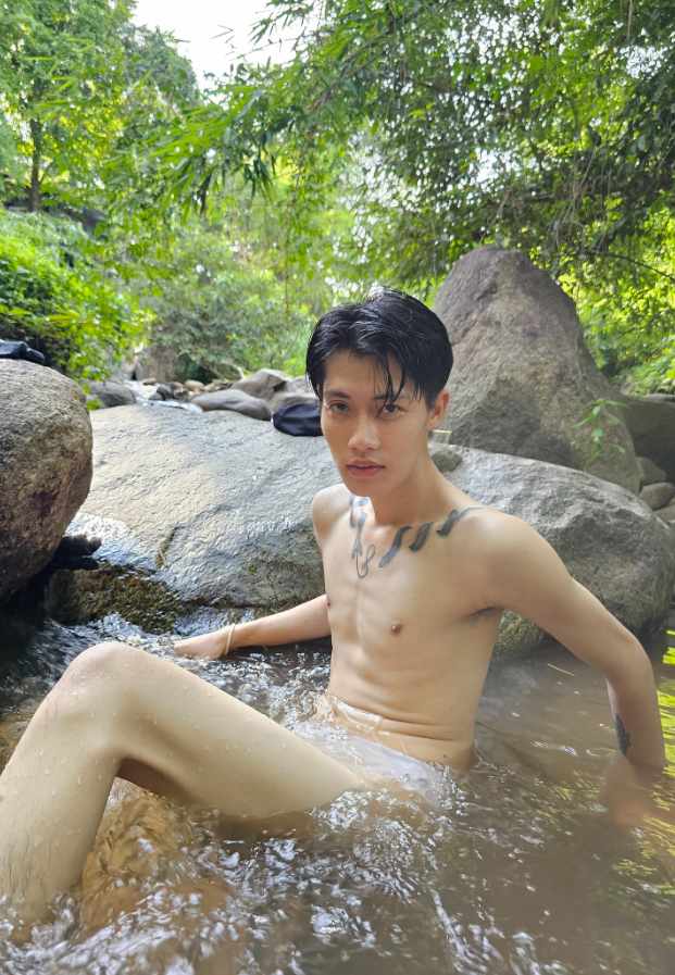 GAYXTHAI69's tweet photo. ขุนบีบี้ ศุภวัฒน์ เปิดวาร์ปนายแบบหล่อ เสริฟคอนเทนต์ เอวหวานเป้าตุง
วาร์ปขุนบีบี้  >> https://t.co/FCIsuc6OTD https://t.co/cGhSq6yToy
