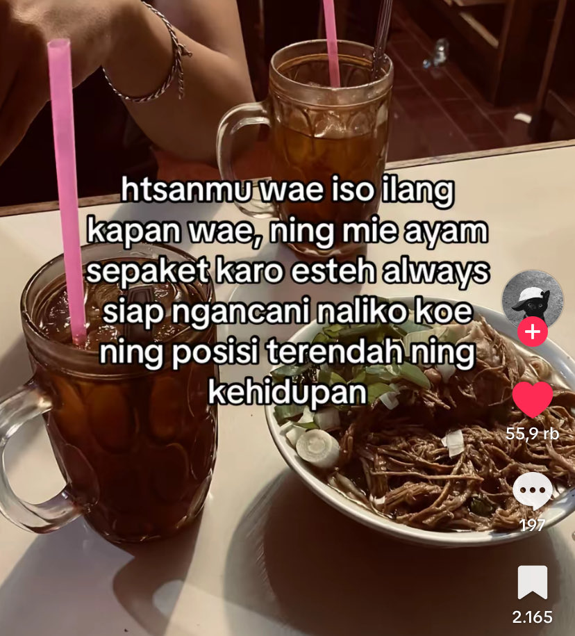 saya tweet media