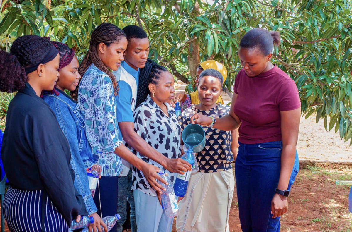 aditzinfo's tweet photo. Behind every bottle of liquid soap is a young entrepreneur learning, failing, trying again, and succeeding. 
No fancy equipment. No expensive chemicals. Just real skills for real income.
This is ADI. This is NextGen Hub.
#LiquidSoapMaking #NextGenHub #YouthSkills #ADI #Tanzania https://t.co/YaF5f7Se3U