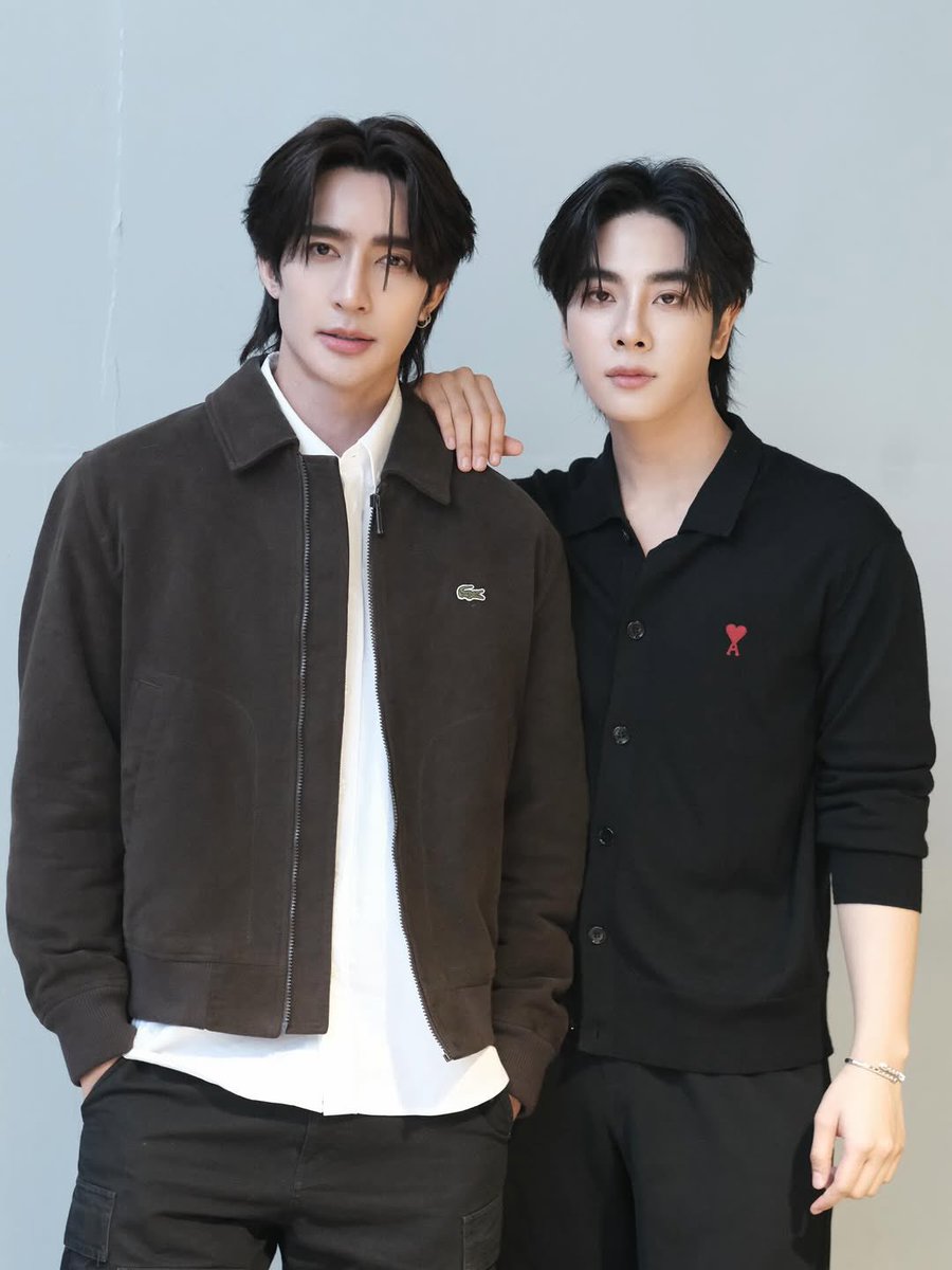 EarthOfficialFC's tweet image. หล่อจึ้งที่สุดเลยหล่ะ 🤎❤️✨ 

IG : aoh_trn 

Earth Pirapat 
@Earth_Pirapat #EarthPirapat 
#GMMTVFANIVAL2026xEarthMix