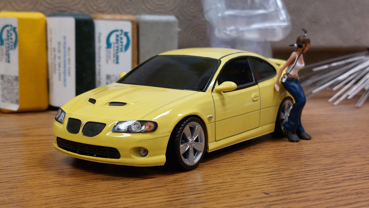 PrintedLeander tweet media