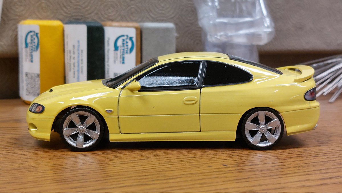 PrintedLeander tweet media