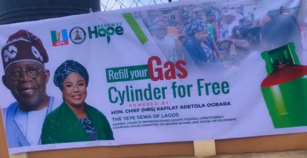 Akwaaigbo's tweet photo. Un-dear  Mrs @KafilatOgbara  
When this Free Gas finishes, will the people have money for refill, or the government will keep refilling the gas? https://t.co/kXmC1BUkNw