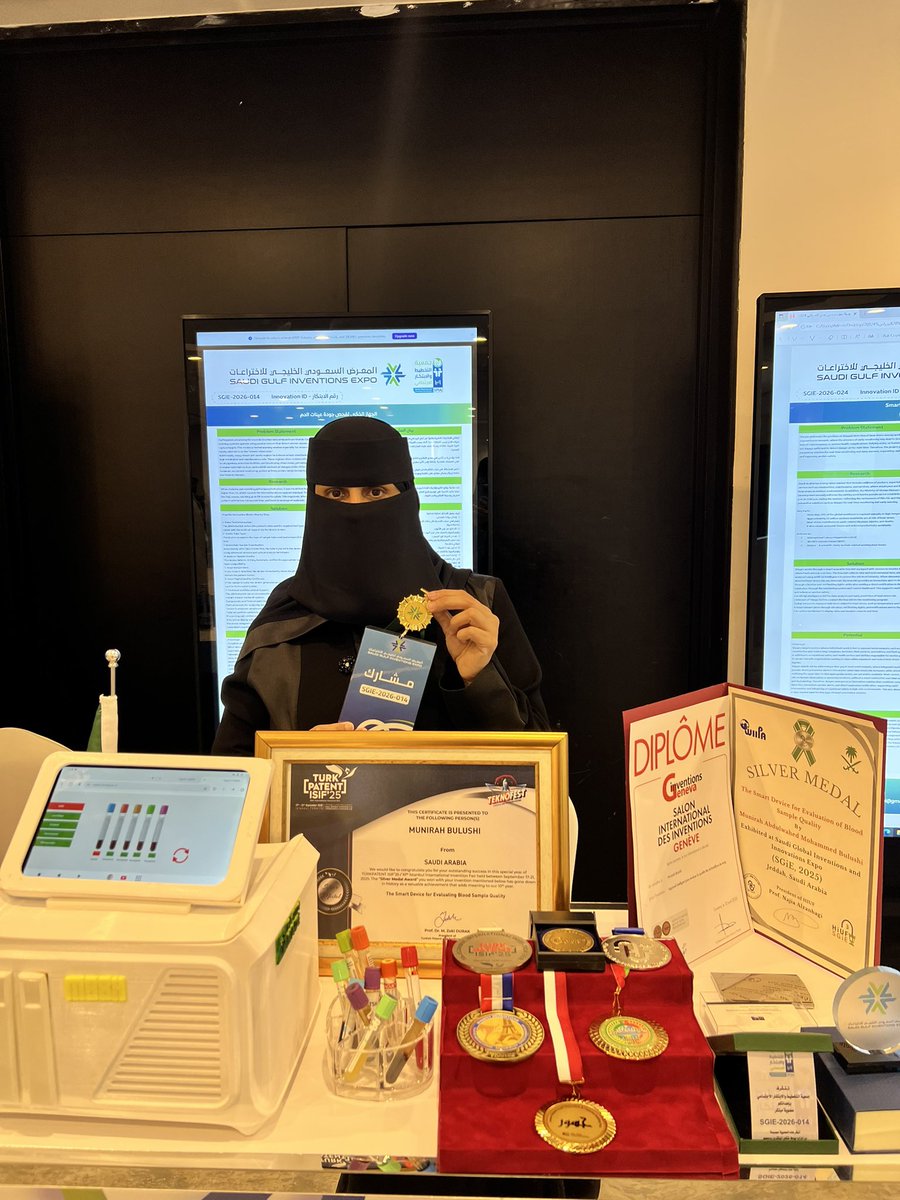 mbulushi66's tweet photo. تشرفت بلقاء معالي المستشار خالد طاهر المشرف العام على واحة الأمير سلمان للعلوم خلال مشاركتي في المعرض السعودي الخليجي.

كانت مشاركتي في المعرض تجربة ثرية ومميزة وأتطلع دائمًا لإضافة مثل هذه التجارب الجديدة إلى سجل مشاركاتي المحلية والدولية التي أفخر بها
#المعرض_السعودي_الخليجي
#اثر_مبتكر