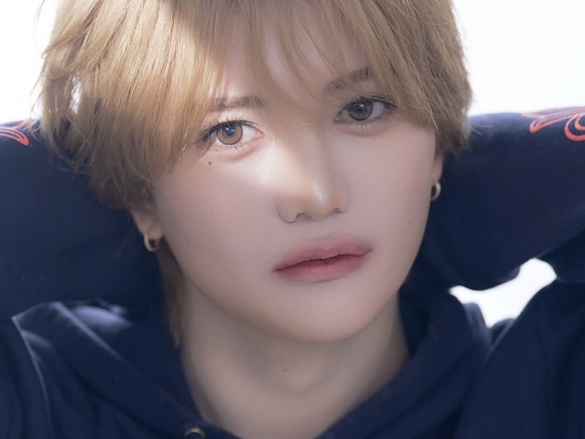 昼職ホス狂い tweet media