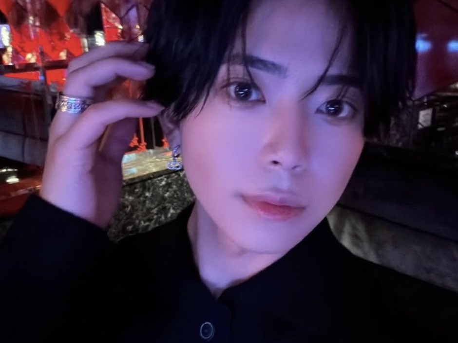 昼職ホス狂い tweet media