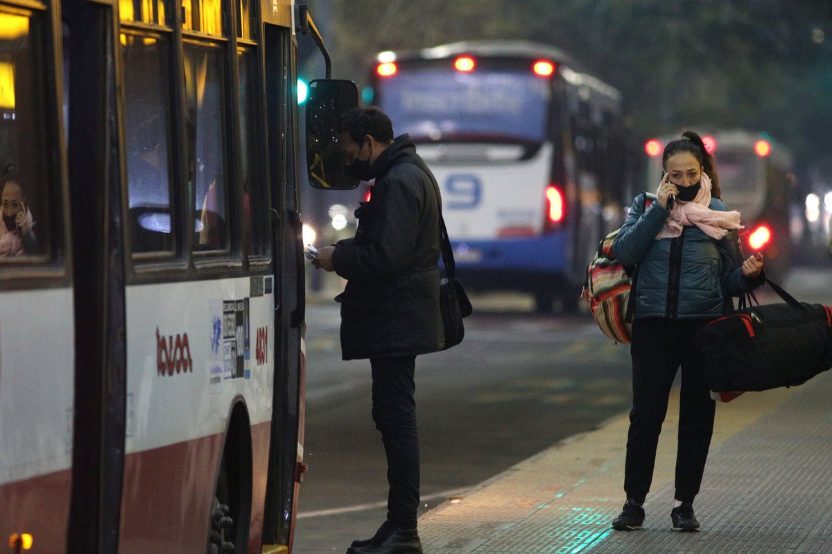 jotaleonetti's tweet photo. #LINEA60 Y LAS DE DOTA UN 30% MENOS 🚍
La excusa es el alto precio de los combustibles frente a un atrasado cálculo de costos para #subsidios.
No afecta a las Líneas Porteñas. 
Hay un trasfondo también por la entrega de la 148 a Misión Buenos Aires. 
https://t.co/LjWd3dIZ2b https://t.co/xBuaeNaKPT