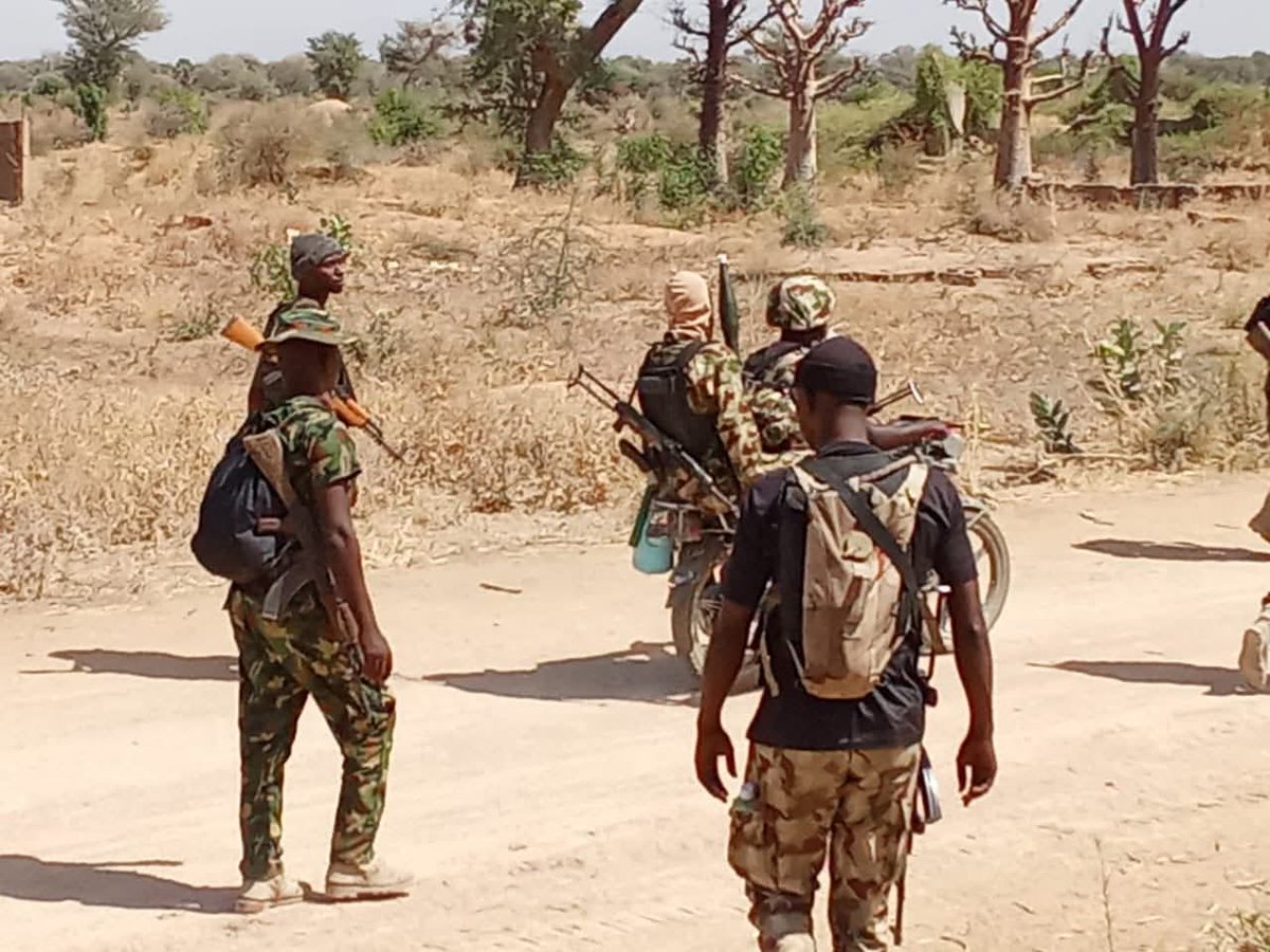 Azlannnn tweet media