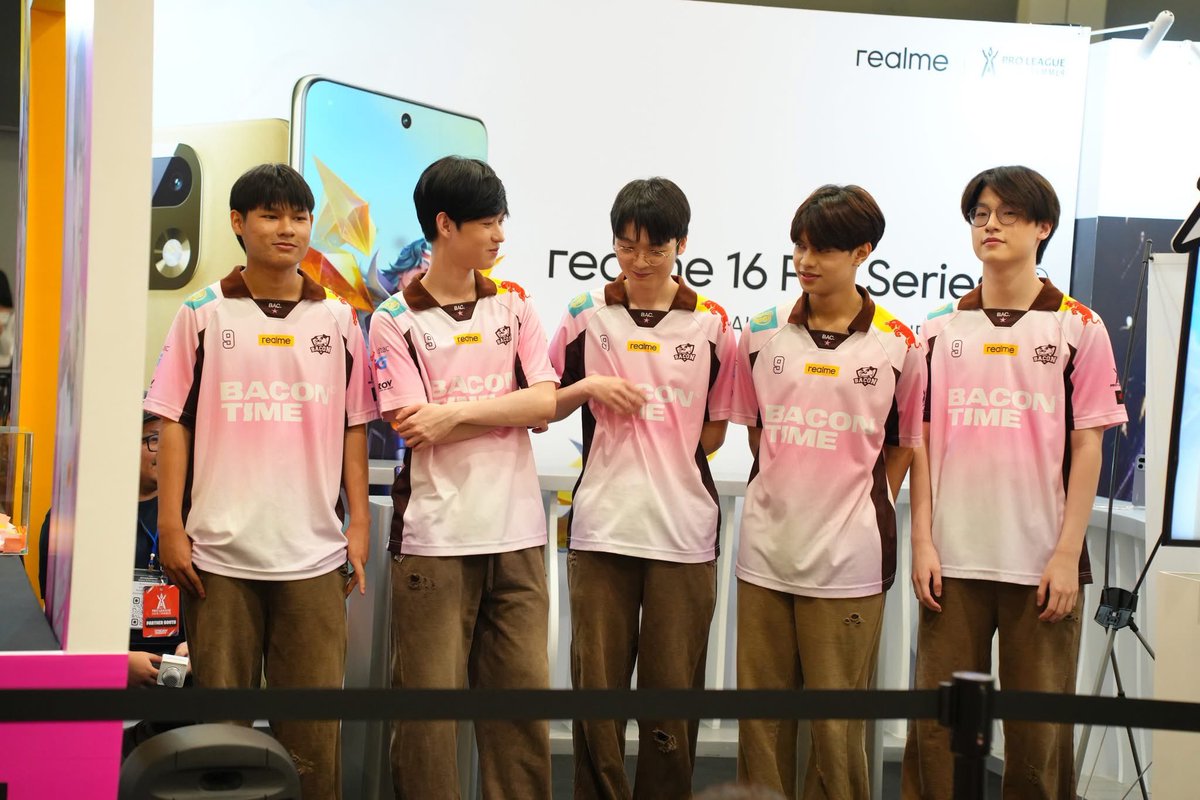 BACON TIME tweet media