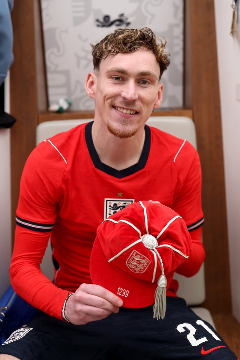 SimplyUtd's tweet image. 🚨 Nicky Butt believes Manchester United could look to bring James Garner back to Old Trafford after his standout displays at Everton:

"I don’t see why he couldn’t be back at United,’ Butt told Paddy Power. He’s performing well, he’s playing for a big club with a big expectation