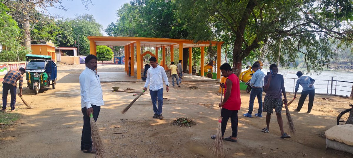blockpatna's tweet photo. ସ୍ୱଚ୍ଛ ଓଡ଼ିଶା ଦିବସ ପାଳନ ଅବସରରେ ଜିଲ୍ଲାରେ ଅବସ୍ଥିତ ପର୍ଯ୍ୟଟନ ସ୍ଥଳୀ, ଐତିହ୍ୟ ସ୍ଥଳୀ ଓ ଦେବାଳୟ ଗୁଡିକରେ  ସମ୍ପୃକ୍ତ ସମସ୍ତ ବିଭାଗୀୟ ଅଧିକାରୀମାନେ ସାମିଲ ପୂର୍ବକ ଏହି ଦିବସକୁ ଅତି ଉତ୍ସାହ ଓ ଉଦ୍ଦୀପନା ସହ ପାଳନ https://t.co/0WtMO6Lnk9