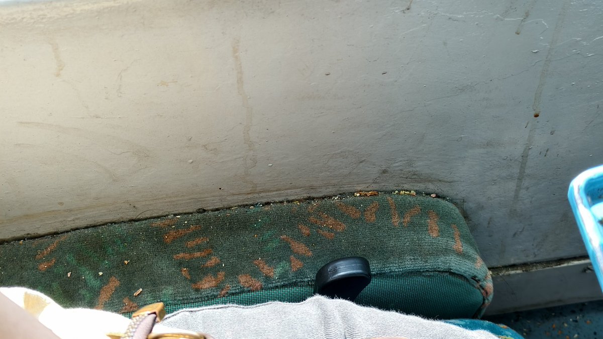soni6129's tweet photo. Condition of Double decker train (12931). Seats are dirty, doors are hard to open and damaged. @RailMinIndia @RailwaySeva @AshwiniVaishnaw https://t.co/3y33qunHoo