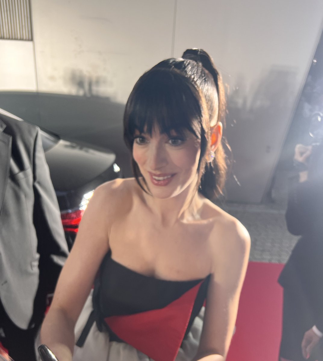 Anne Hathaway Archives 👠 tweet media