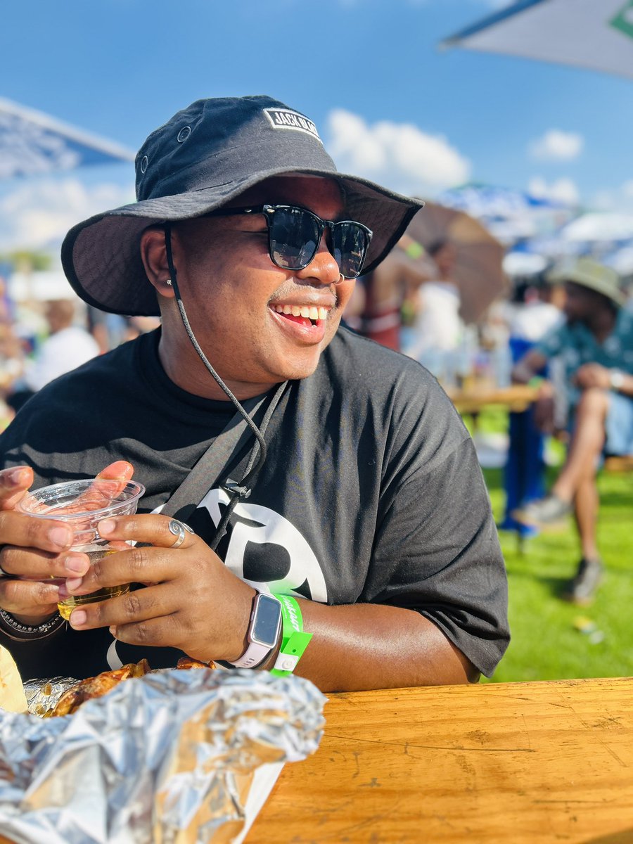 Lee_Simz's tweet image. Izolo, we were out. 
And got some Vitamin D 🌞 

#CookoutSunday #GalxBoy