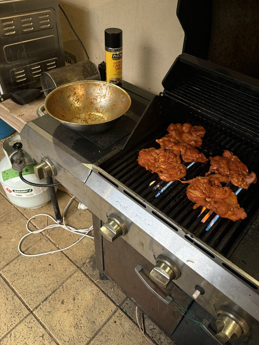 zlluM 🇺🇦🇦🇺🏳️‍🌈 tweet media