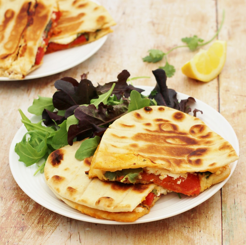 easypeasyfoodie's tweet photo. Picture this…harissa marinated roasted peppers, thick, creamy hummus and melted feta cheese all oozing and dripping out of warm toasted flatbreads – sounds like some epic holiday foodie memory from a small... https://t.co/XeJGP05Tht

#feta #harissa #flatbreads #toastie #breville https://t.co/df9B84Y1bG