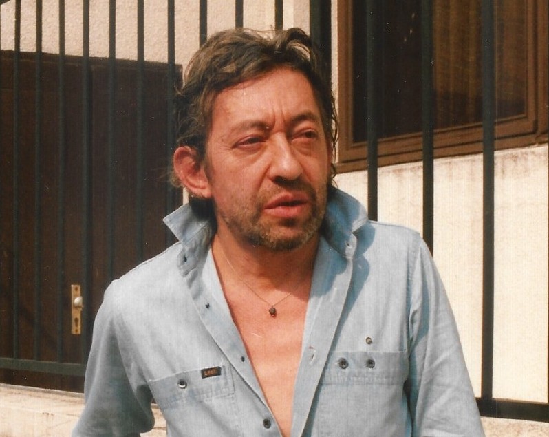 PascalHebert28's tweet photo. Tard dans la nuit. Serge Gainsbourg : « L’important c’est d’aimer » Il y a des rencontres qui sont de belles parenthèses. Ce pas de côté est consacré à Serge Gainsbourg. Par Pascal et Jacques Hébert.
Chronique à lire sur Paris Dépêches : https://t.co/WYtspP8WHd
📷Pascal Hébert https://t.co/LdDHBB8JbZ