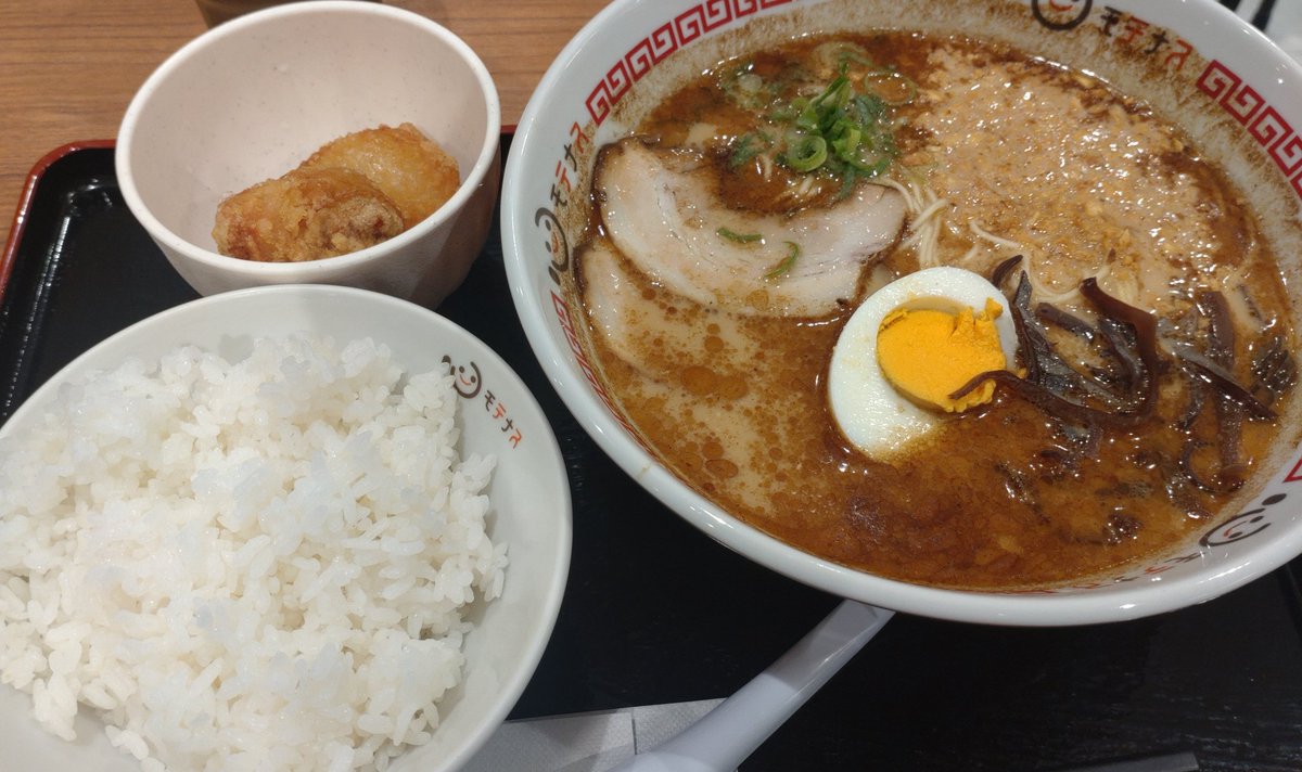 aoi70's tweet photo. ご飯もセットなんかーい！ https://t.co/2oL92dTh4q