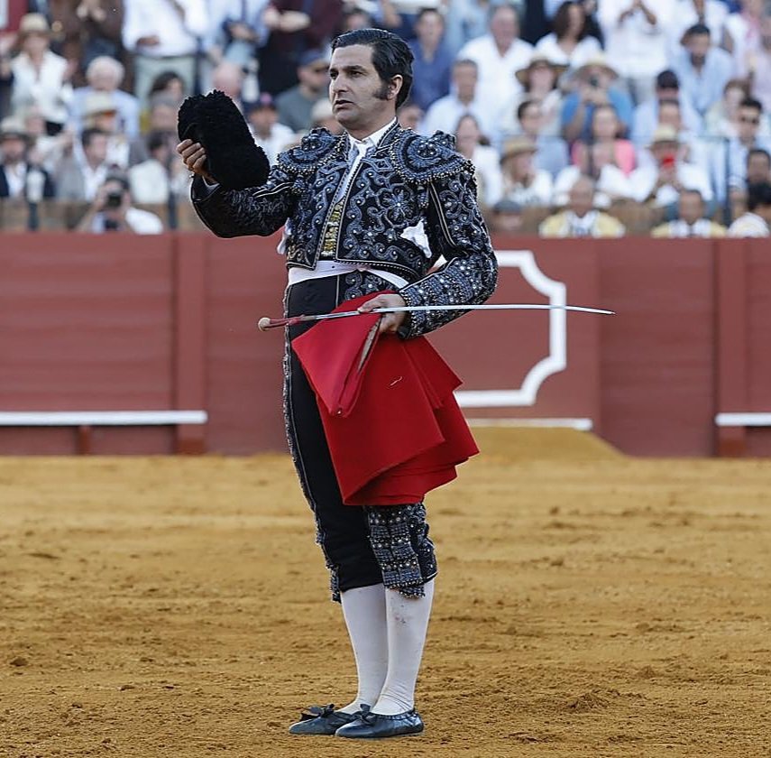LadyXanitaX's tweet photo. Audiencias de ayer en la vuelta de Morante:
▪️517.000 espectadores de audiencia media y un 25,3% de cuota. 
▪️El festejo más visto en 18 años.
▪️Picos del 33% share. @eromerotpt https://t.co/EoETdecBJo