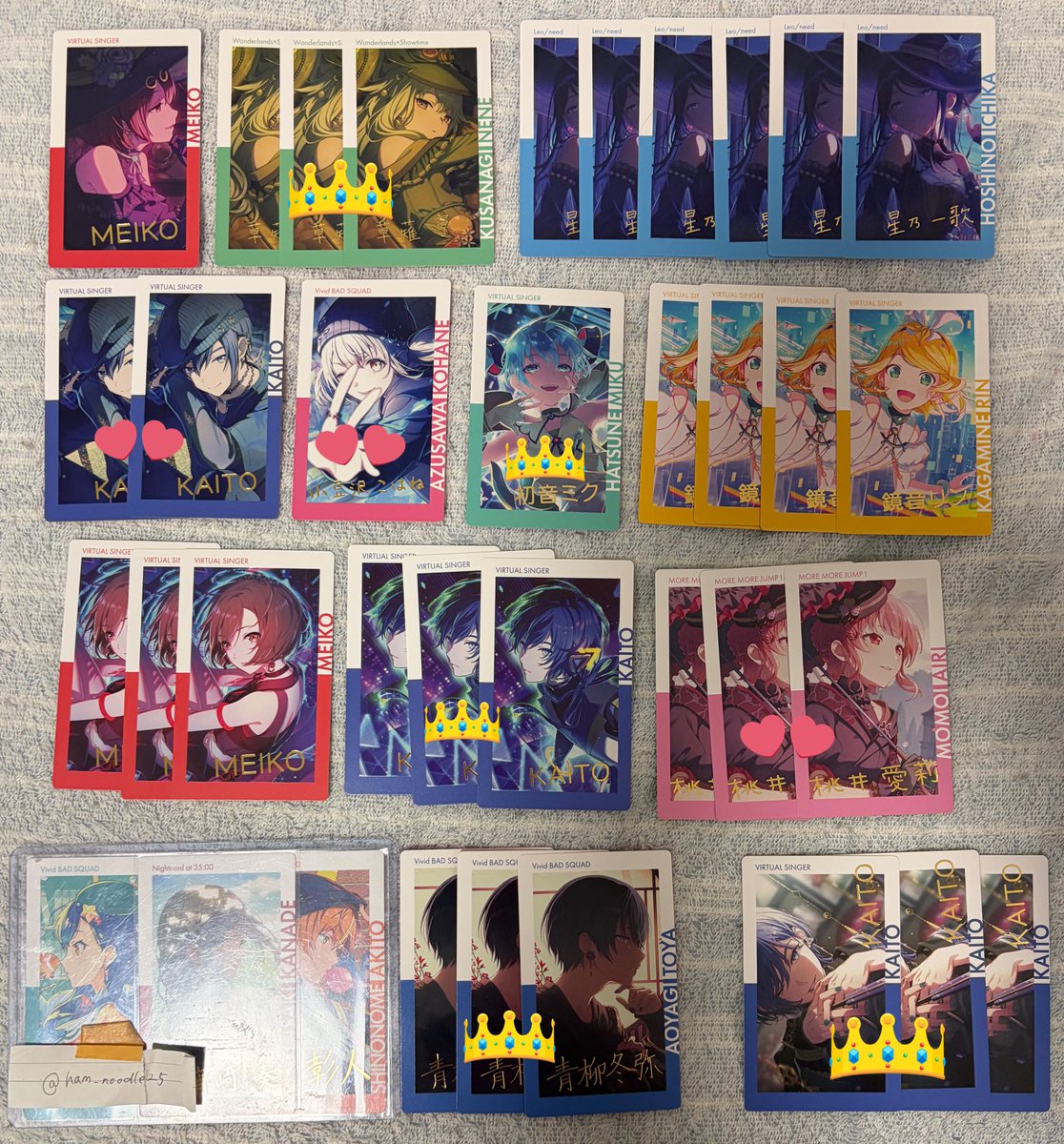 ham_noodle25's tweet photo. 交換 譲渡 エピカ 箔押し

求: リプ 奏 瑞希 彰人 杏 ルカ レン 志歩 寧々

譲: ミク リン ルカ MEIKO KAITO 一歌 咲希 穂波 志歩 遥 愛莉 こはね 司 えむ 寧々 類 絵名 まふゆ

初回様リンク必読

譲渡の場合 抱き合わせ必須(リプ画像に詳細あり)
銀行振込のみ https://t.co/khjR8uaFVq
