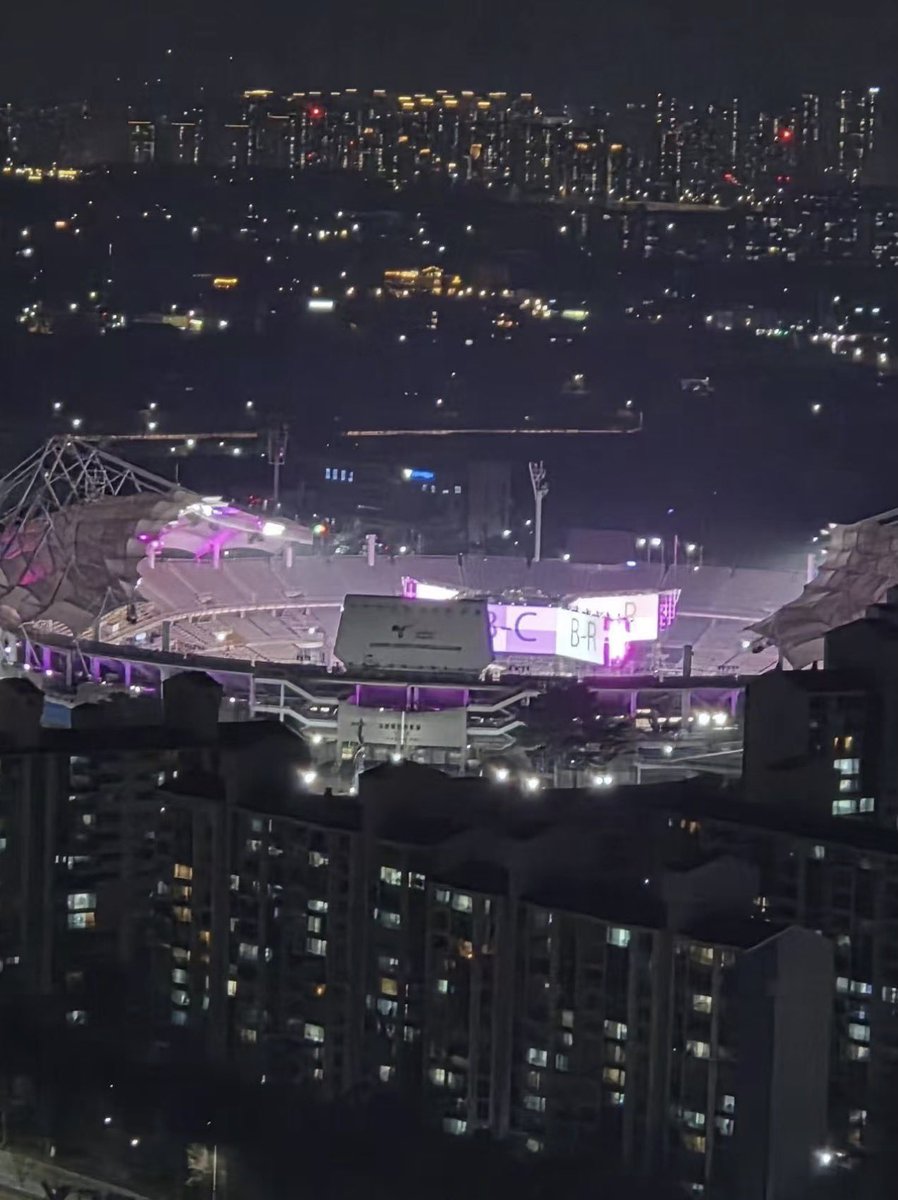 BISMILLAH GBK, semoga army baik hati, tidak sombong serta pandai menabung ini dapat dipermudah dalam segala urusannya, ayok nanti ketemuan di venue 🥺