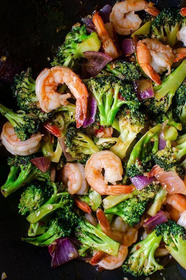 Living_Lou's tweet image. YUMMY RECIPE for you - shrimp and broccoli stir fry! 

Fast and easy, this recipe is the answer to dinner doldrums. With tasty ingredients such as garlic, ginger and soy sauce, this is a favourite. 💕

RECIPE: buff.ly/3eVOH8a
#seafood #deliciousfood