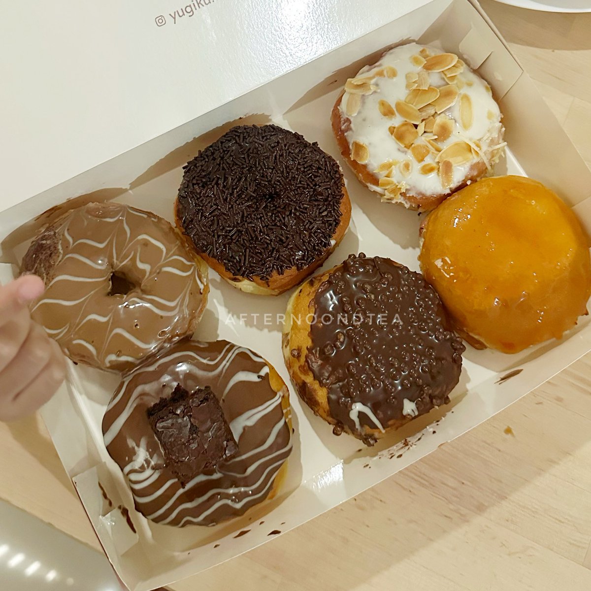 N tweet media