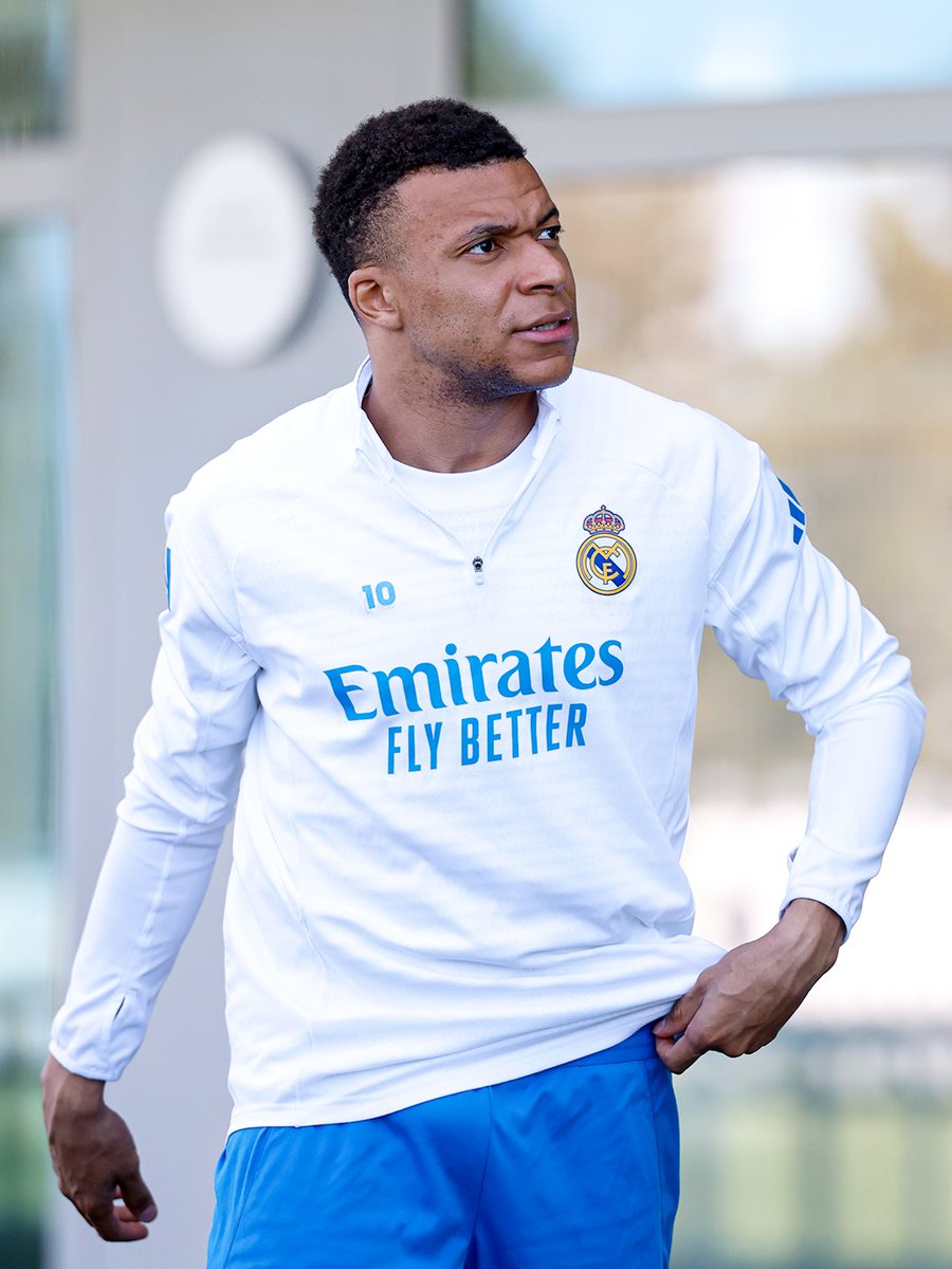 Real Madrid C.F. 🇫🇷 tweet media