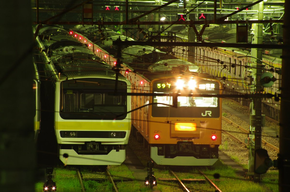 六ミツ tweet media