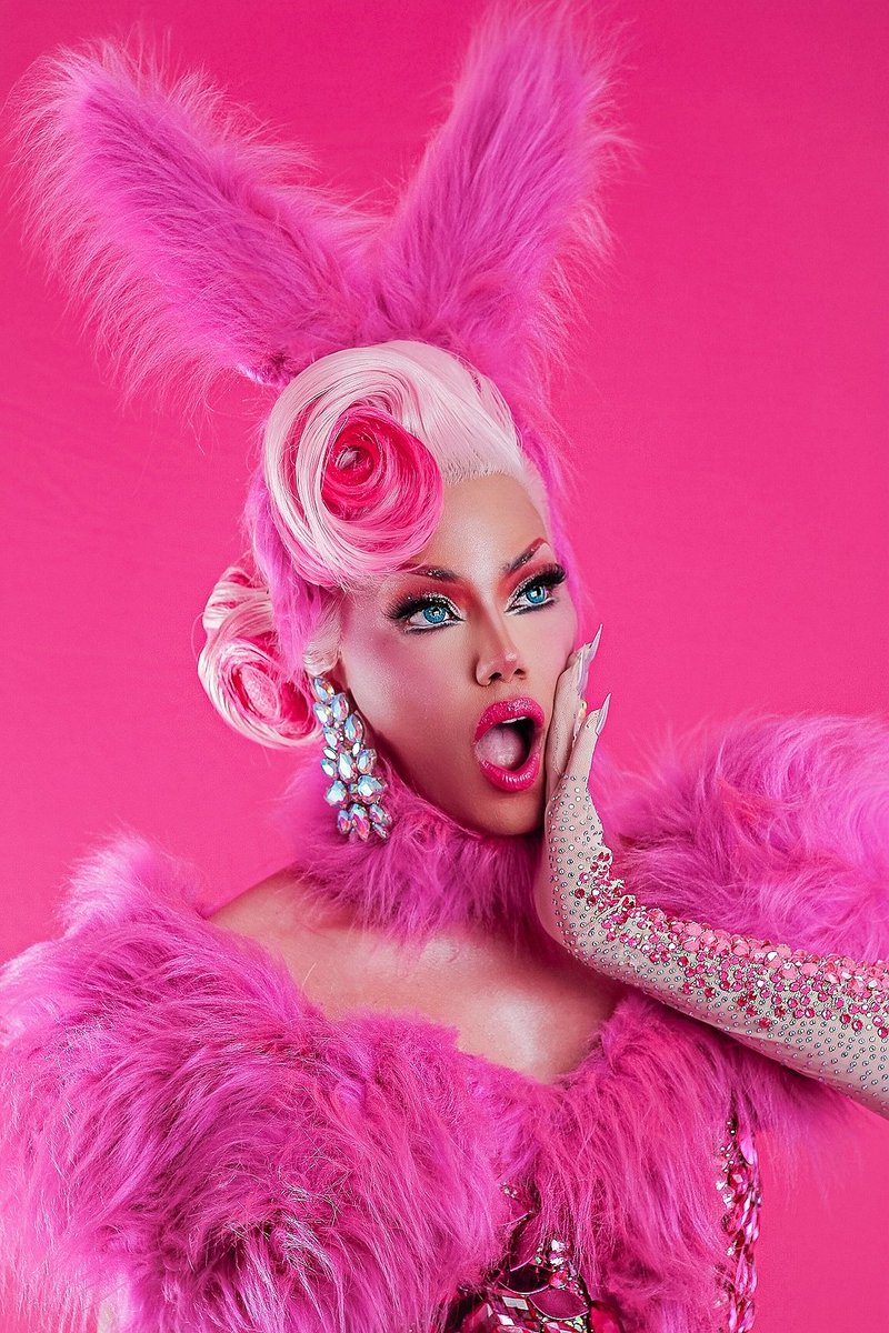 torymillicent's tweet photo. Eu amo a páscoa! 🩷 #dragqueen #pascoa https://t.co/xcojWj9The