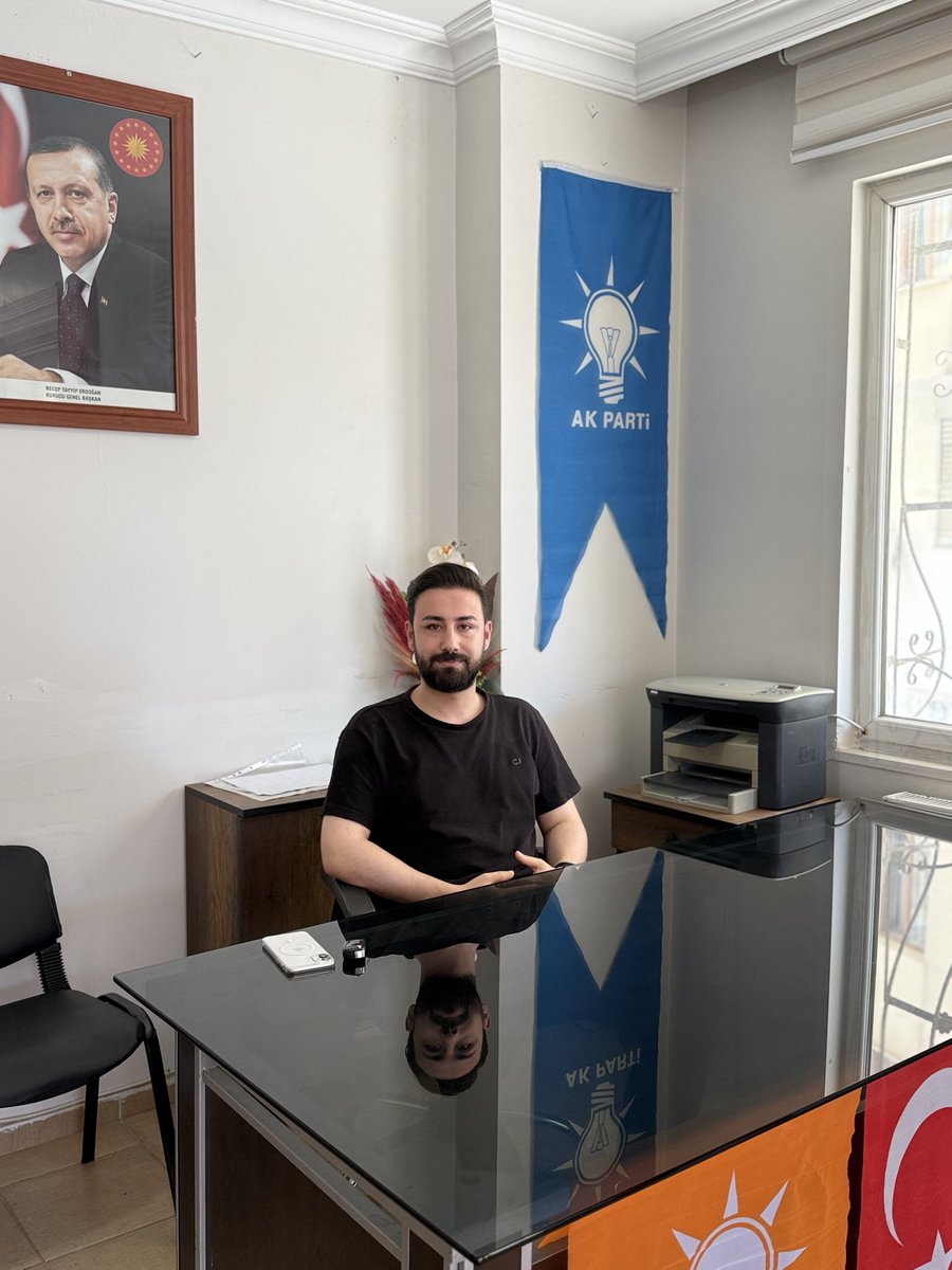 Bugün Silvan ilçe parti binamızda nöbetçiyim vatandaşlarımızı çayımızı içmeye beklerim <a href="/VolkanKARADENZ4/">Volkan KARADENİZ</a> <a href="/AkPartiSilvan_/">Ak Parti Silvan</a> <a href="/AKGMTeskilat/">AK Parti Teşkilat Başkanlığı</a> <a href="/Kepoluasuna/">Suna KEPOLU ATAMAN</a> <a href="/Akparti/">AK Parti</a>