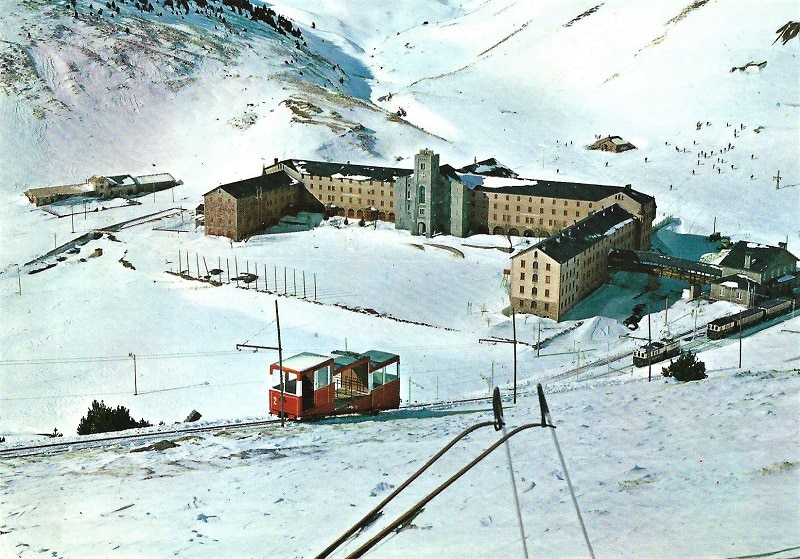 Hotel Vall De Núria tweet media