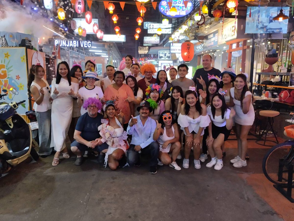 orangebarbkk's tweet photo. THANK YOU 💦🍊

Last night was wild 😏🔥
Songkran vibes ON
More coming 💦

#OrangeBarBangkok #ThankYou #SongkranVibes #BangkokNights https://t.co/0MKTmrw3uO