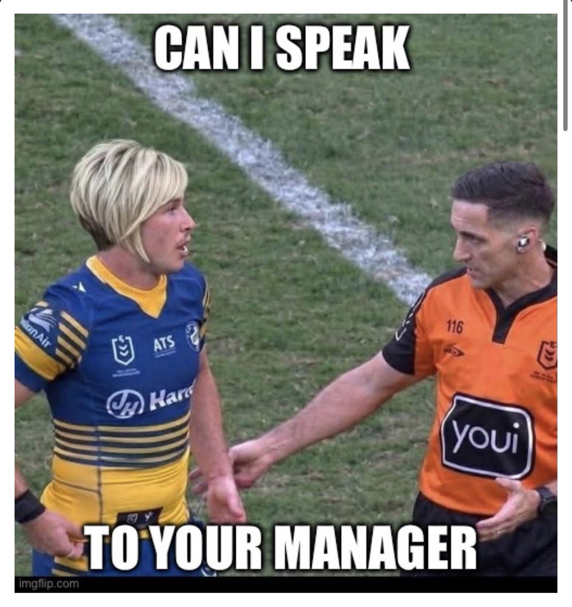 Kelly Hollis tweet media