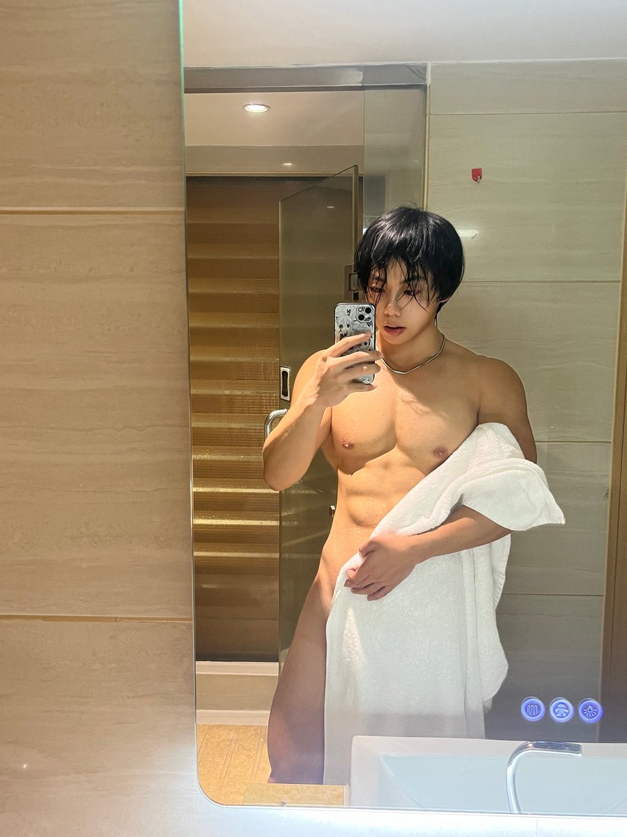 hinanya.a tweet media