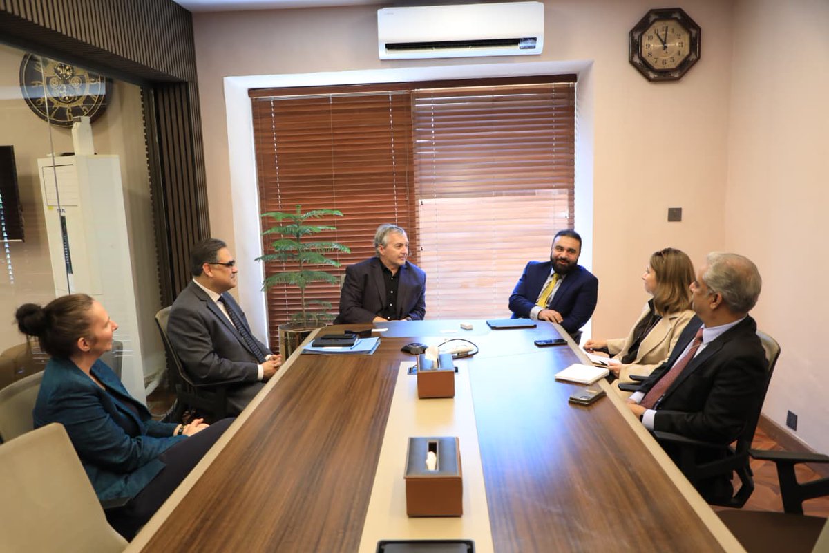 HEC Pakistan tweet media