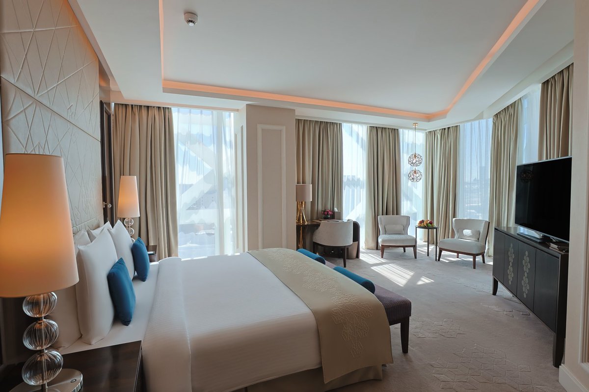 ShazaHotels's tweet image. A sanctuary of comfort, thoughtfully crafted for your stay. Every detail here invites you to unwind!

#Shazahotels #IamShaza #HotelsandResorts #Shazamoments #LuxuryTravel #SilkRoute