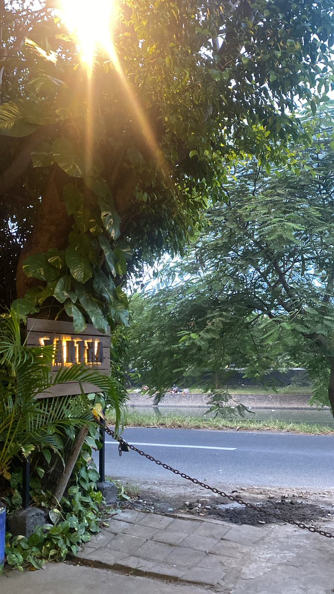 ivysofspades's tweet photo. Hidden gem di taman pancing bali…. Yang tau dmn dpt tf dari gw 100k  
Yuk bantu retweet https://t.co/QkLbHbfkEn