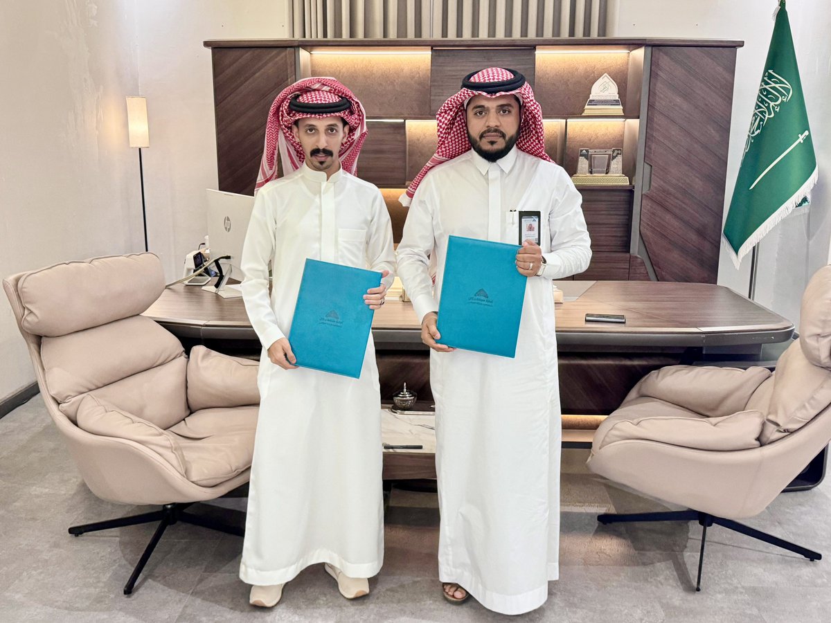 alaydabi's tweet photo. وقّعت #بلدية_محافظة_العيدابي اتفاقية شراكة مجتمعية مع مؤسسة يونتي سيف، لتعزيز التعاون والمشاركة في الفعاليات والمناسبات البلدية بالمحافظة، بما يسهم في دعم تنمية المجتمع وتحقيق مستهدفات التنمية المستدامة.

#مجتمع_مُشارك https://t.co/fIj0oY8epU
