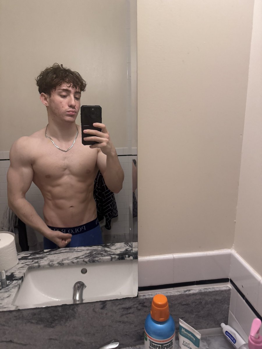 CashToxk tweet media