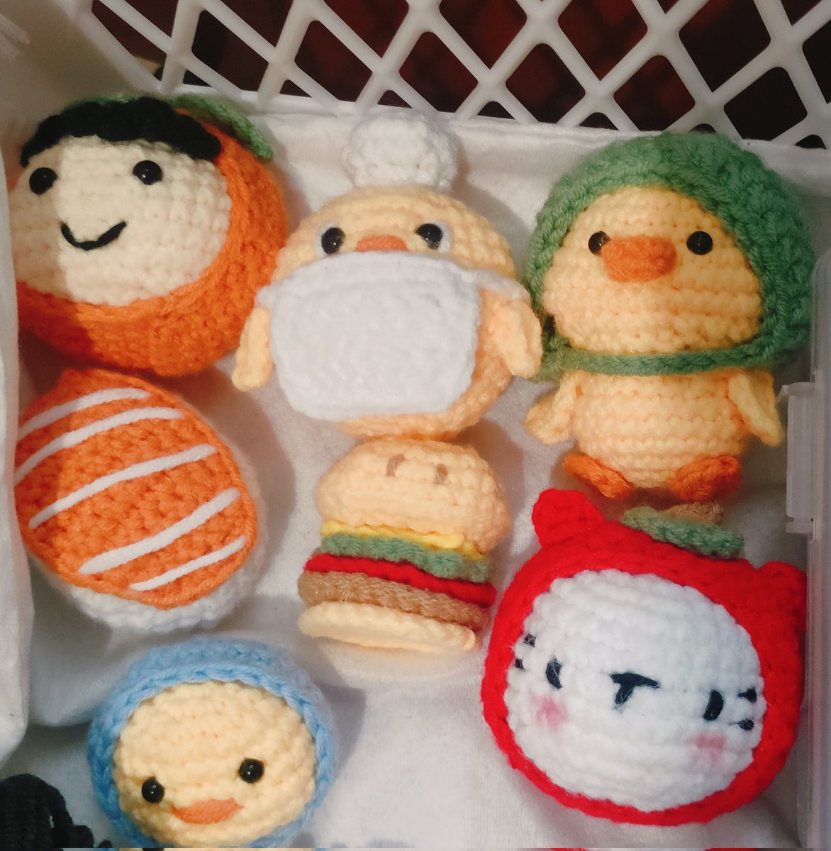 🍊🐣🦆🍣🍔🍅