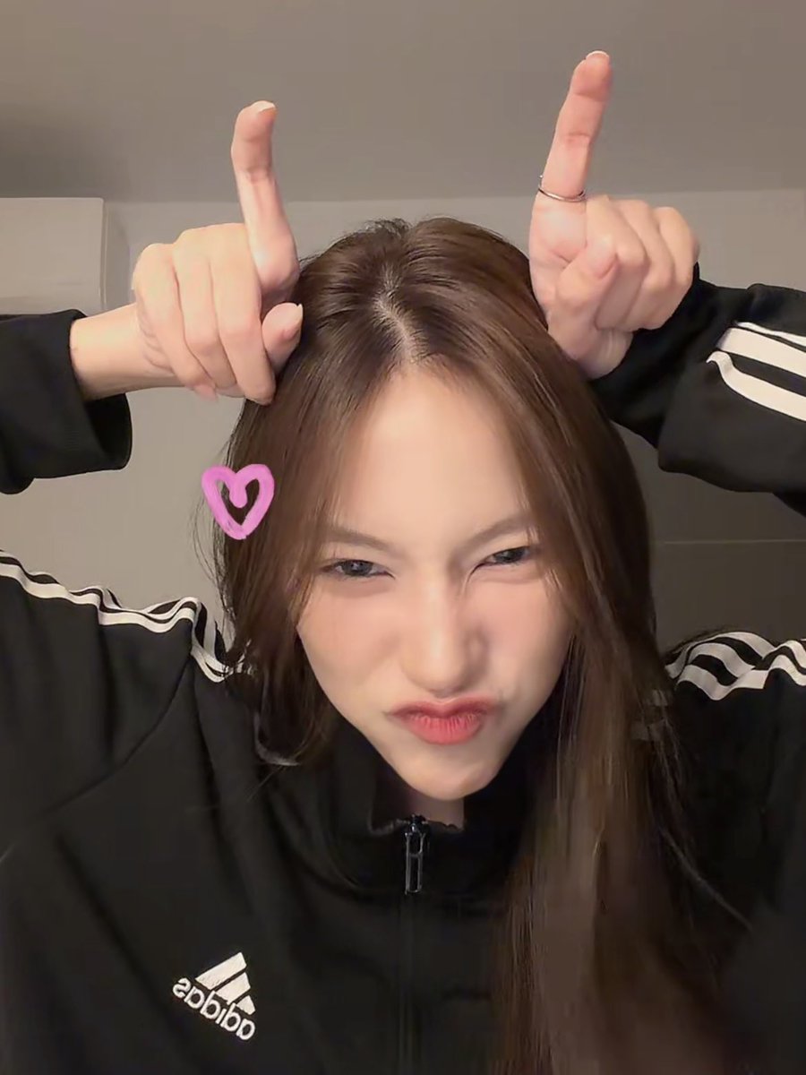 𝑺𝒍𝒖𝒓𝒑 tweet media