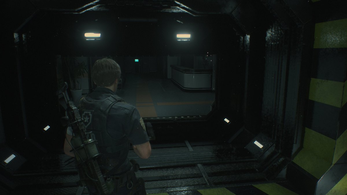 444AMEN's tweet photo. #re2 #leonkennedy #Hunk https://t.co/TvFxntkoLp
